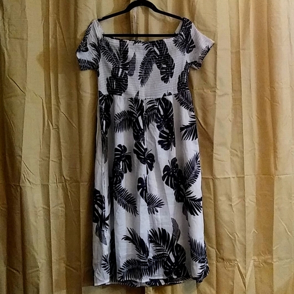 Old Navy Smocked Midi Dress - Picture 1 of 4